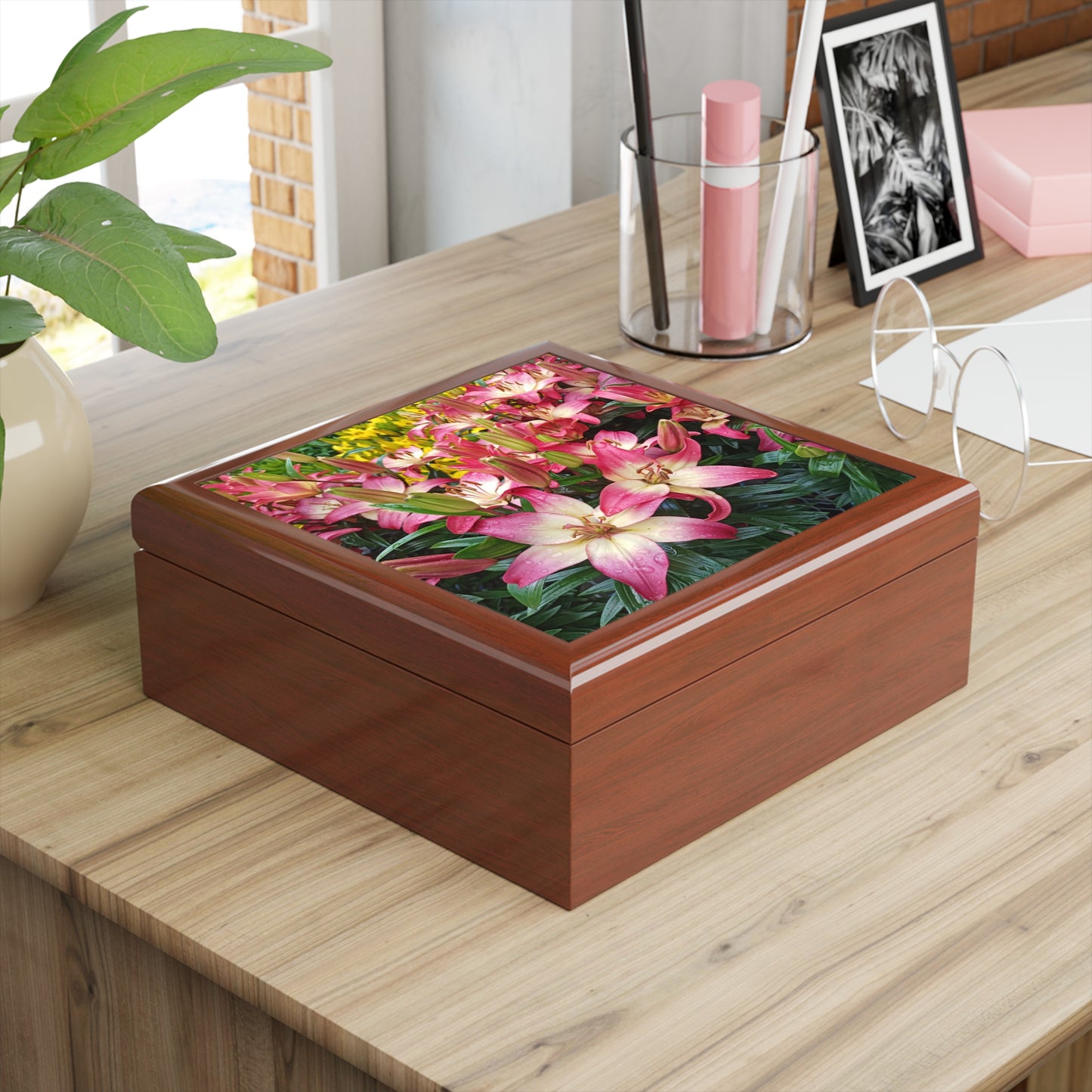 Lovely Lilies Jewelry Box ~ 7.24"