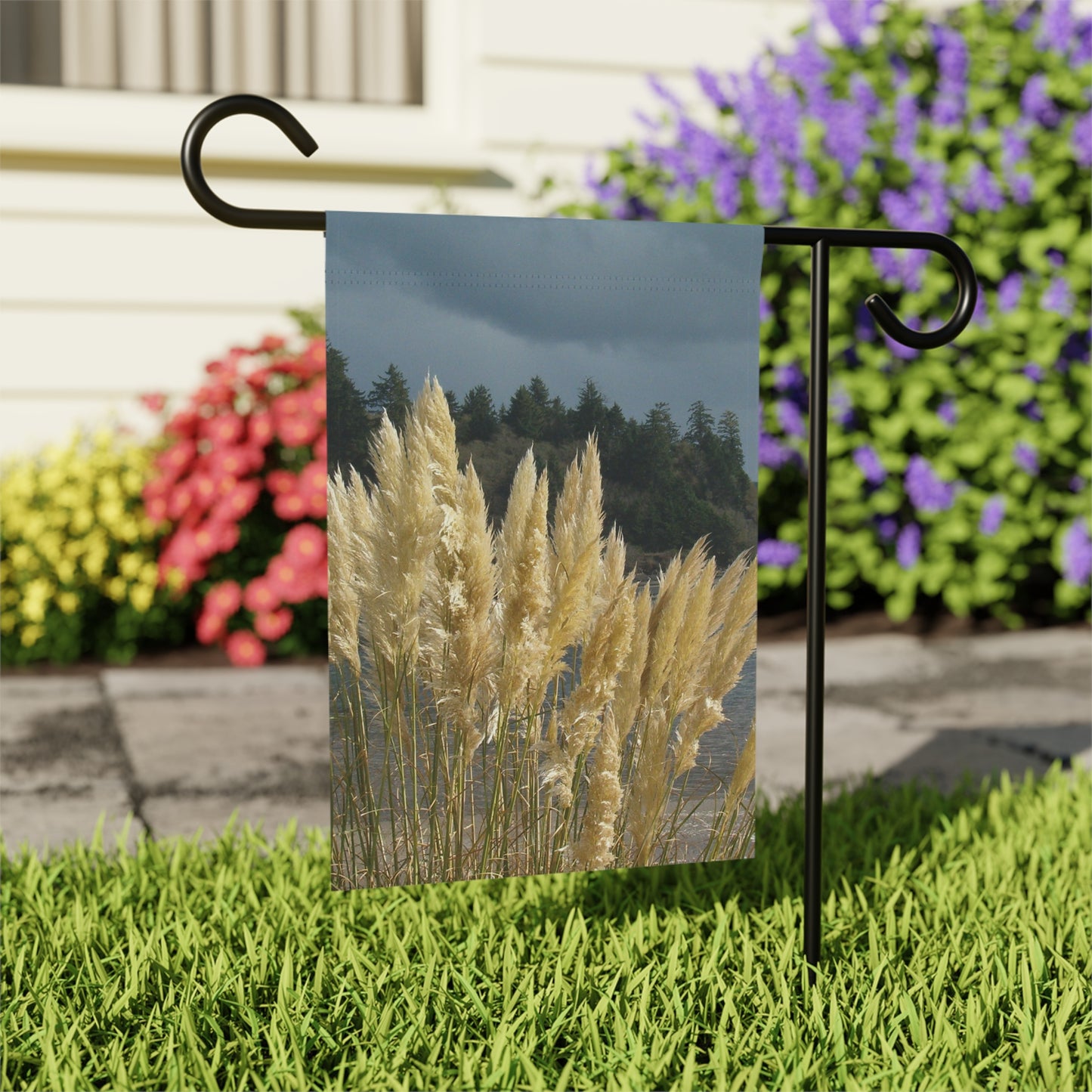 Golden Coastal Pampas Garden & House Banner