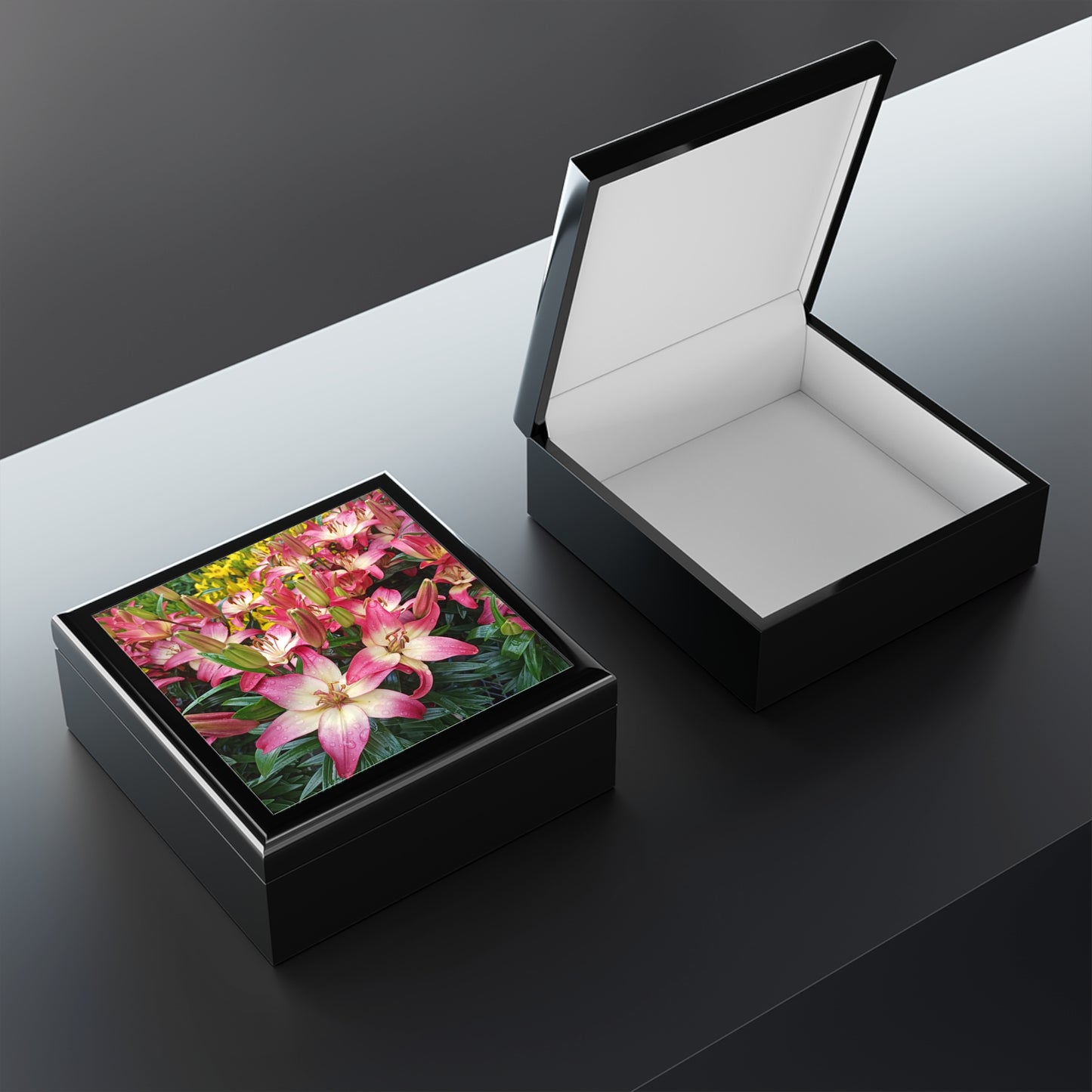 Lovely Lilies Jewelry Box ~ 7.24"