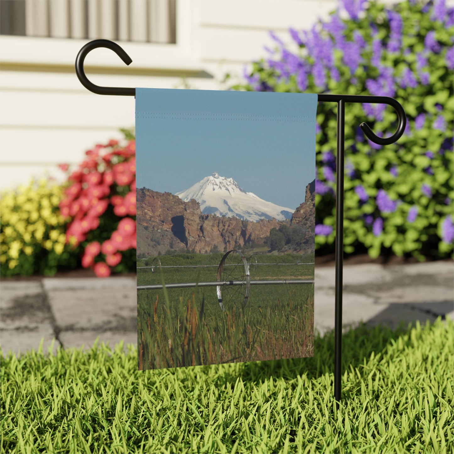 Mountain & Rocky Cliffs Garden & House Banner