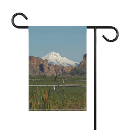 Mountain & Rocky Cliffs Garden & House Banner