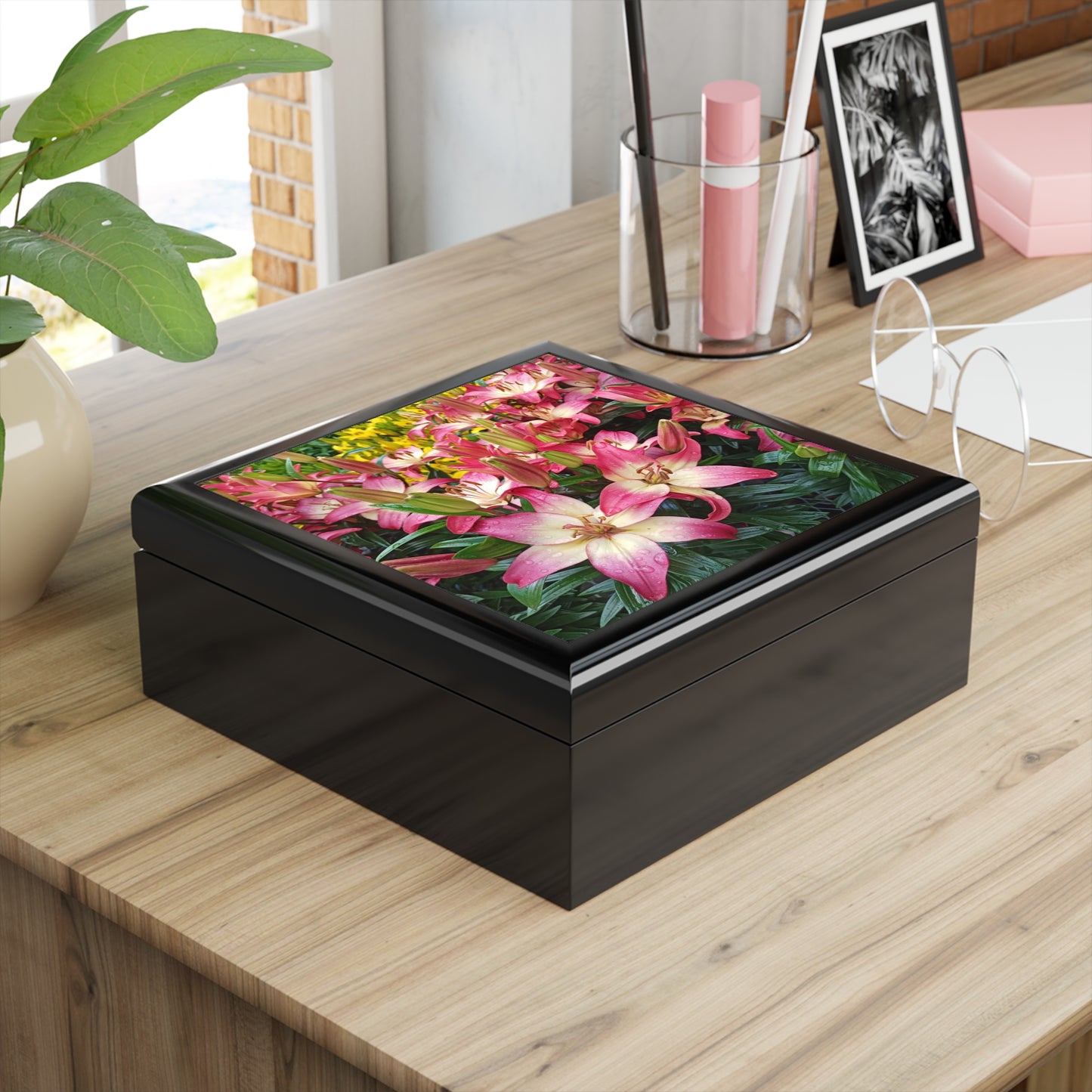 Lovely Lilies Jewelry Box ~ 7.24"